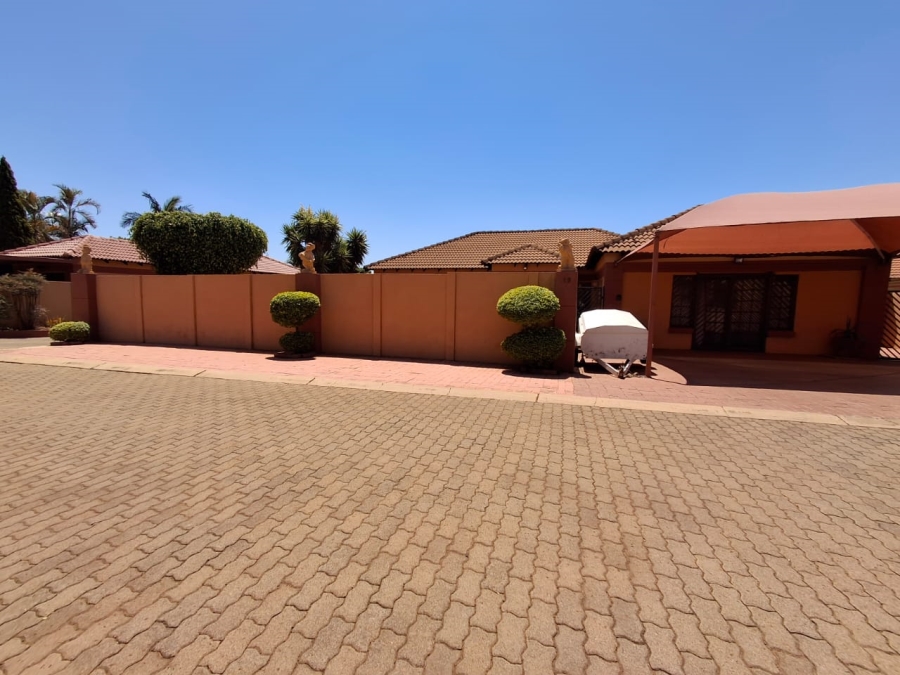 4 Bedroom Property for Sale in Heatherview Gauteng