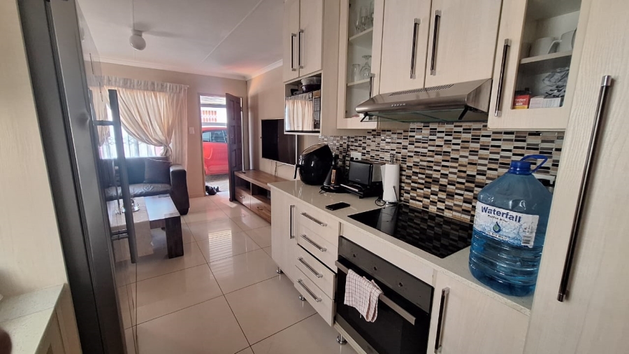 3 Bedroom Property for Sale in Rosslyn Gauteng