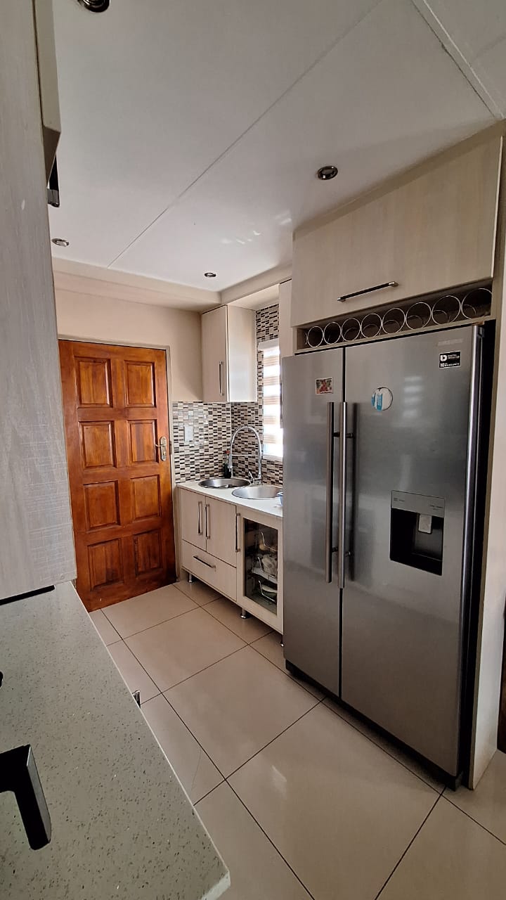 3 Bedroom Property for Sale in Rosslyn Gauteng