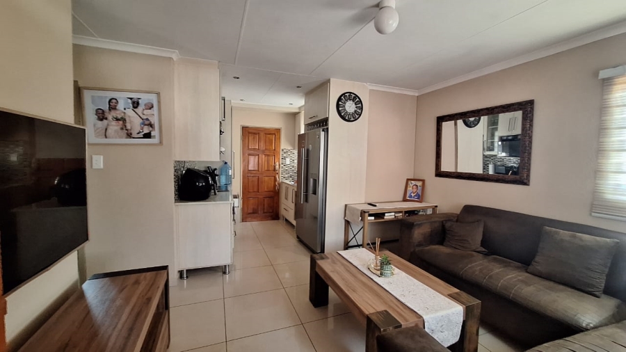 3 Bedroom Property for Sale in Rosslyn Gauteng