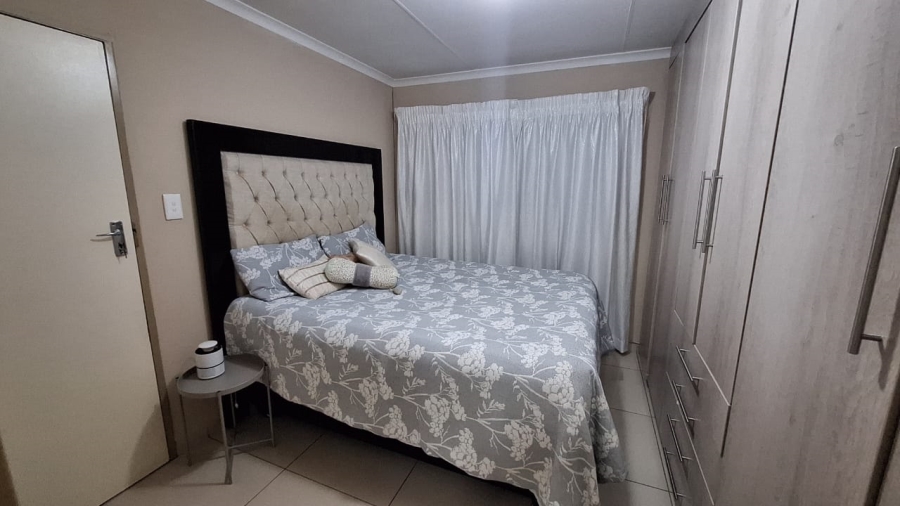 3 Bedroom Property for Sale in Rosslyn Gauteng