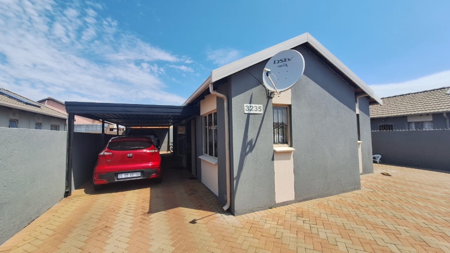 3 Bedroom Property for Sale in Rosslyn Gauteng