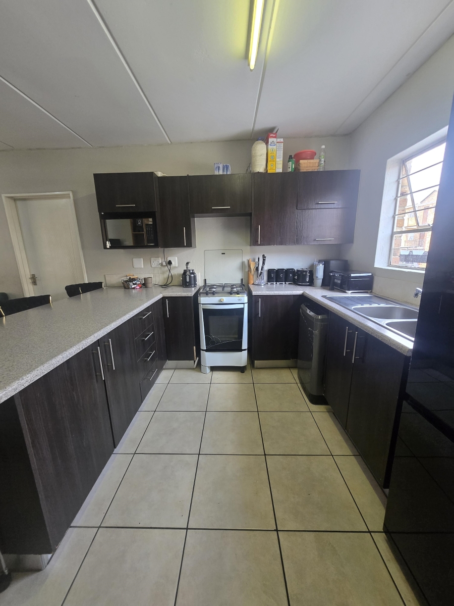2 Bedroom Property for Sale in Honeydew Gauteng