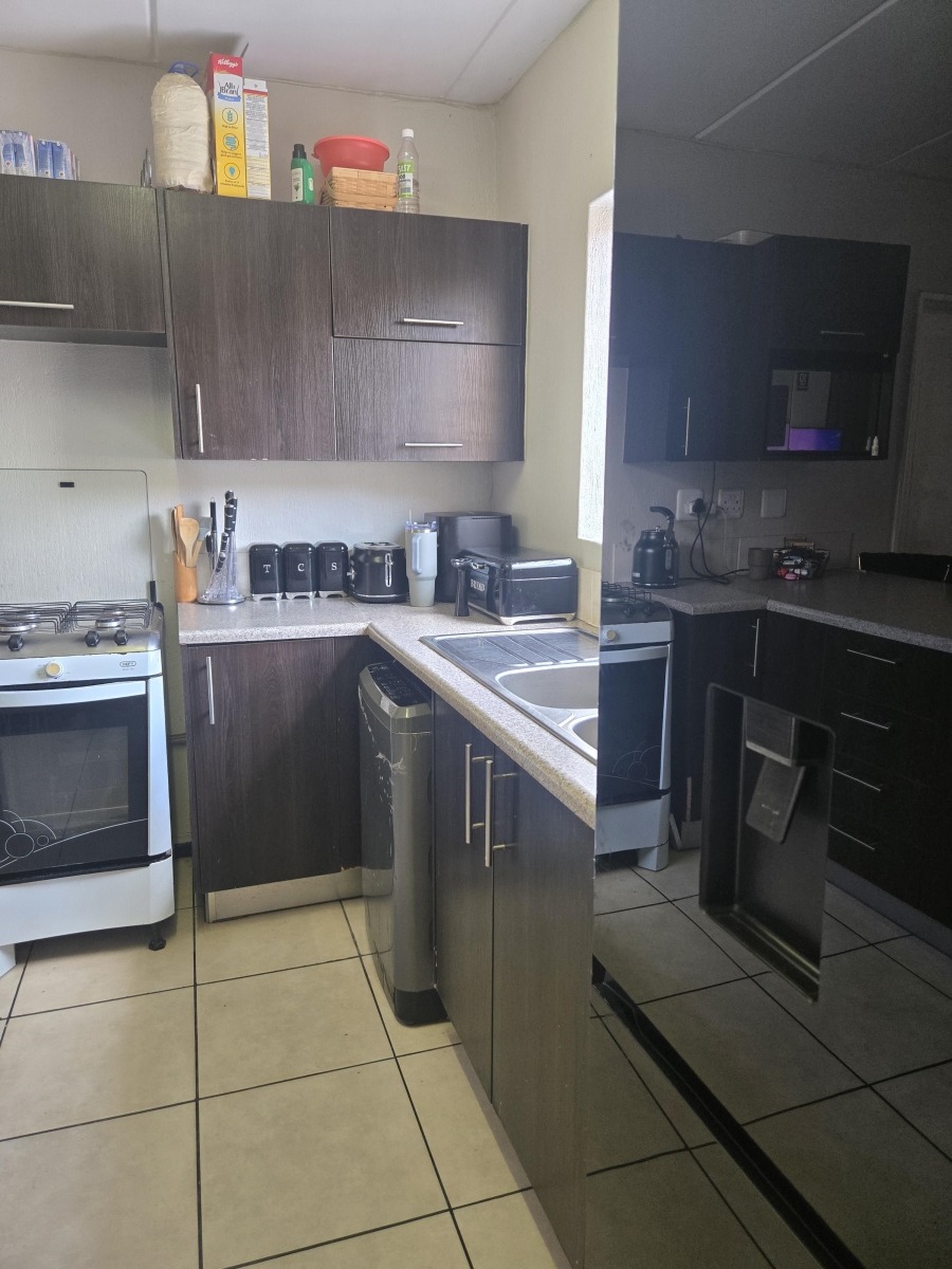 2 Bedroom Property for Sale in Honeydew Gauteng