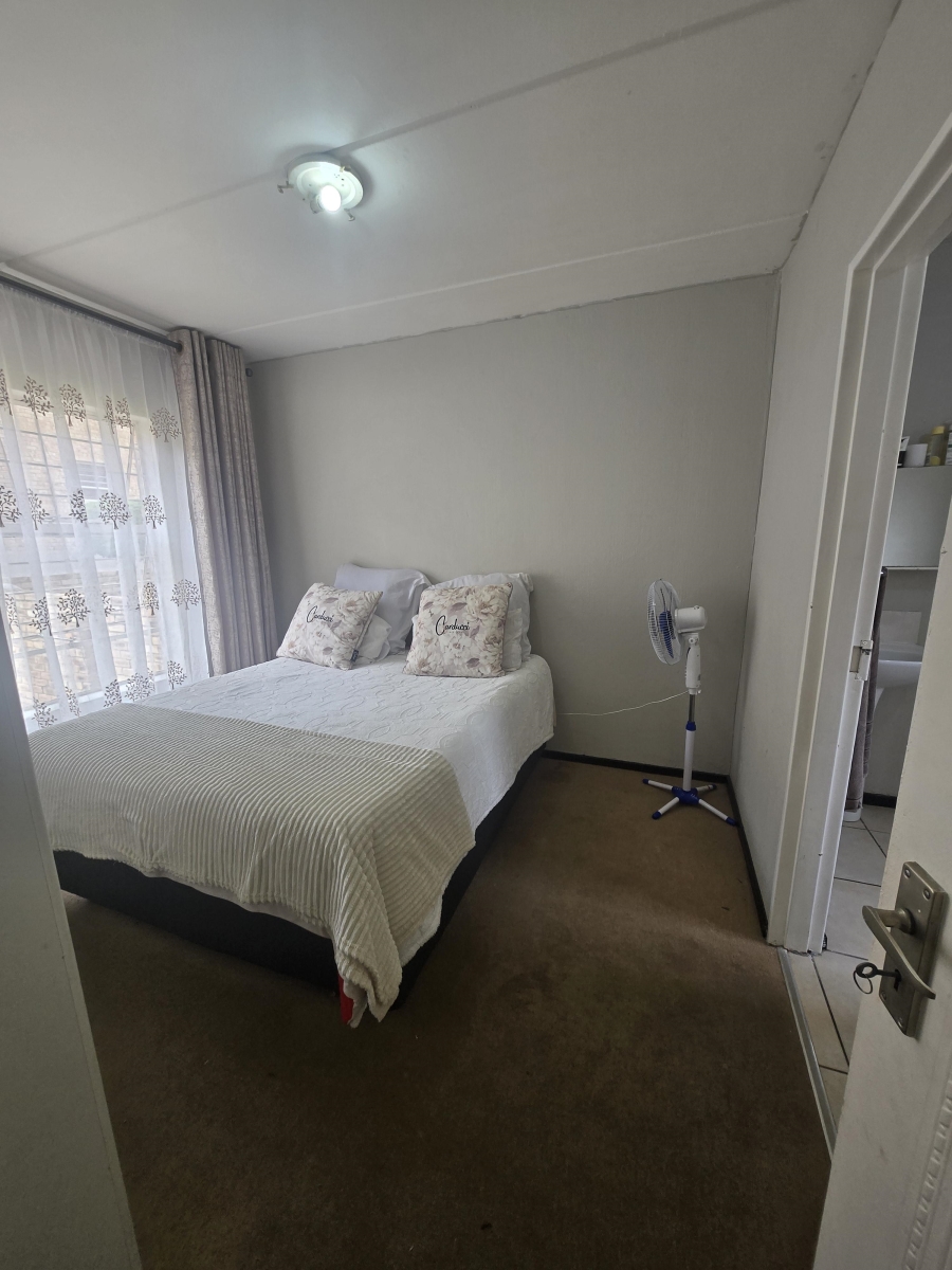 2 Bedroom Property for Sale in Honeydew Gauteng
