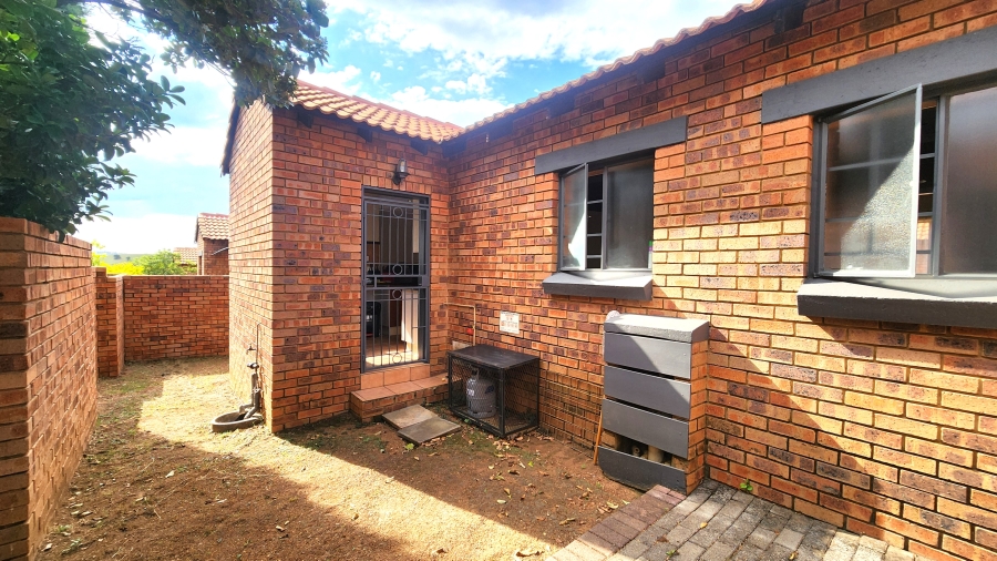 2 Bedroom Property for Sale in Mooikloof Ridge Gauteng