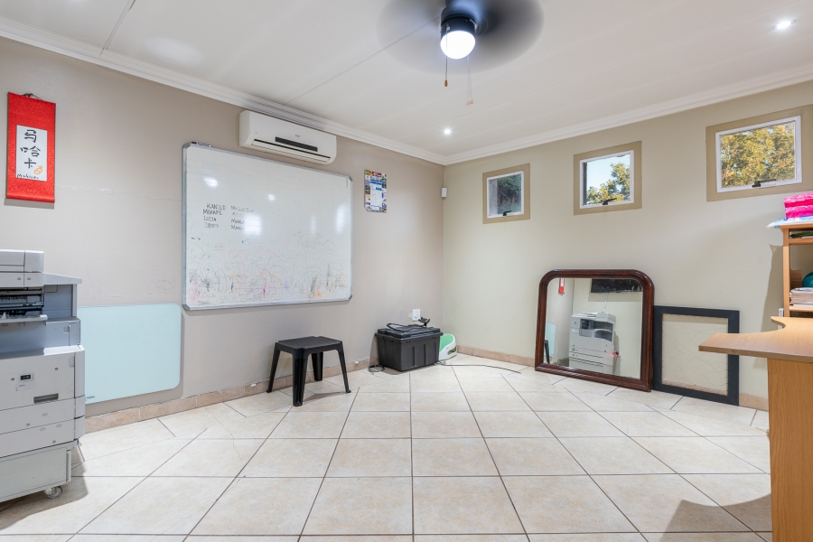 4 Bedroom Property for Sale in Brackendowns Gauteng