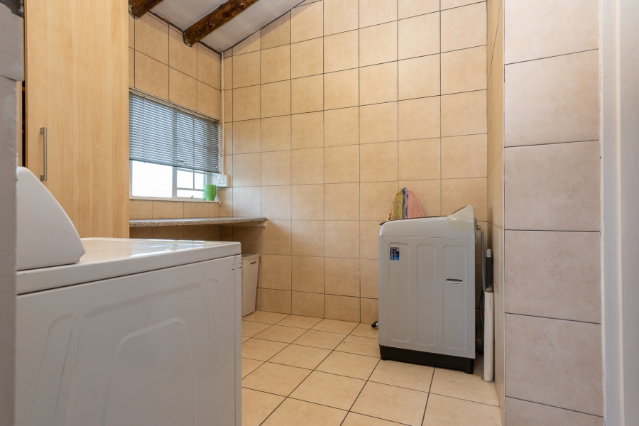 4 Bedroom Property for Sale in Brackendowns Gauteng