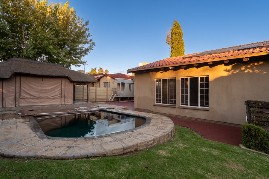 4 Bedroom Property for Sale in Brackendowns Gauteng