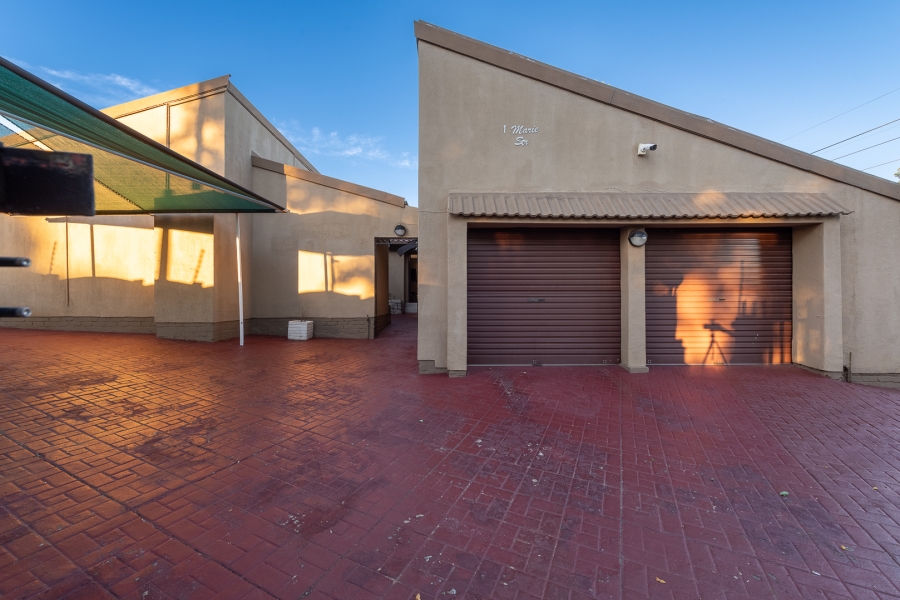 4 Bedroom Property for Sale in Brackendowns Gauteng