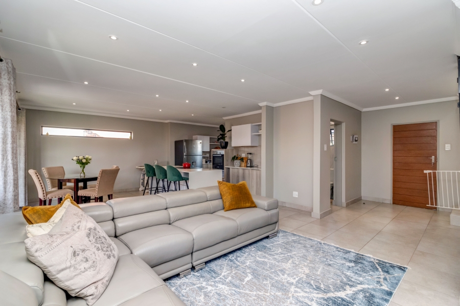 4 Bedroom Property for Sale in Lion Pride Gauteng