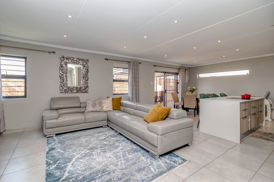 4 Bedroom Property for Sale in Lion Pride Gauteng