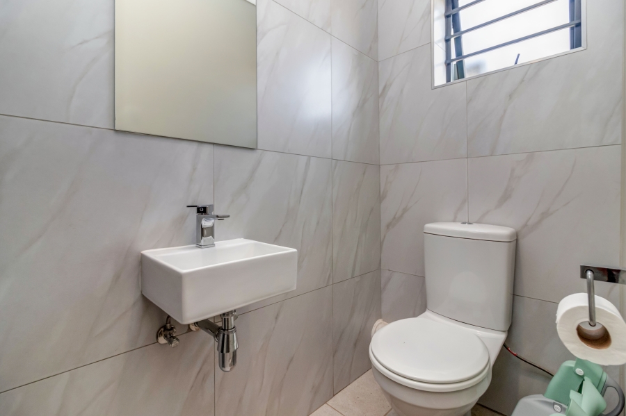 4 Bedroom Property for Sale in Lion Pride Gauteng