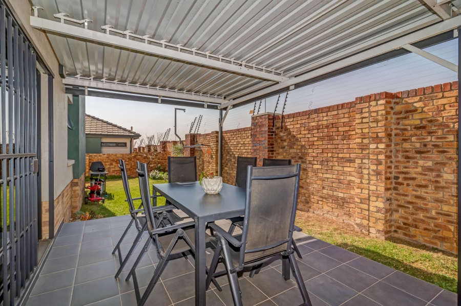 4 Bedroom Property for Sale in Lion Pride Gauteng