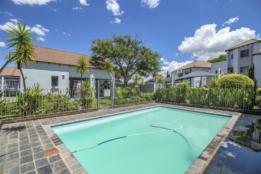 2 Bedroom Property for Sale in Douglasdale Gauteng
