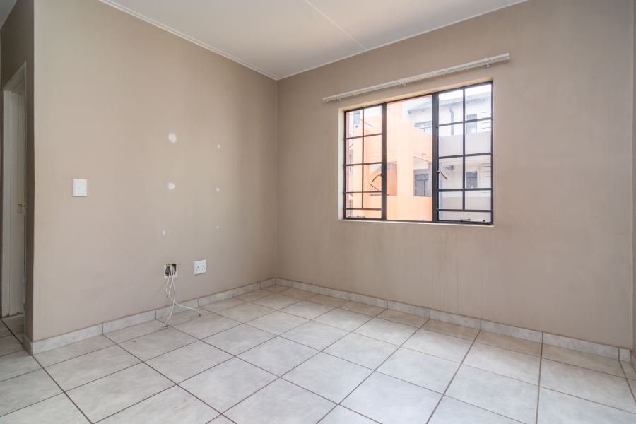2 Bedroom Property for Sale in Fleurhof Gauteng