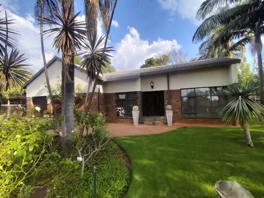 5 Bedroom Property for Sale in Amandasig Gauteng