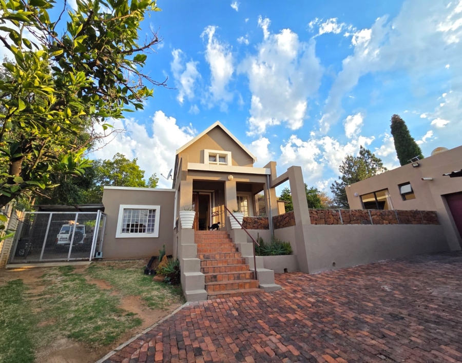 1 Bedroom Property for Sale in Garsfontein Gauteng