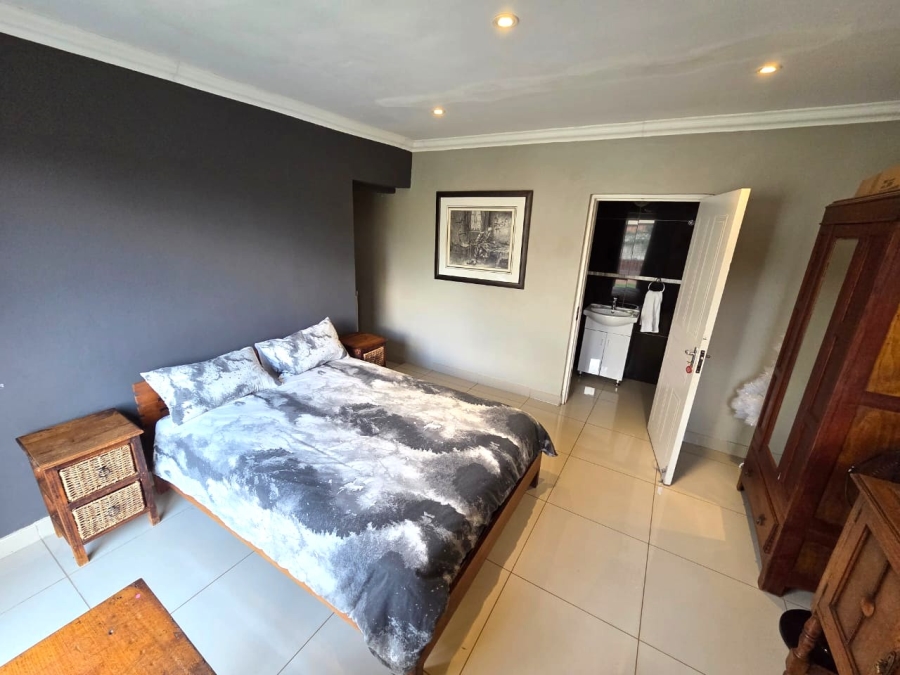 1 Bedroom Property for Sale in Garsfontein Gauteng