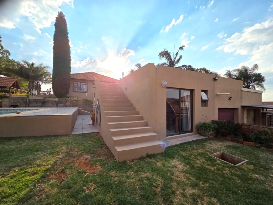 1 Bedroom Property for Sale in Garsfontein Gauteng