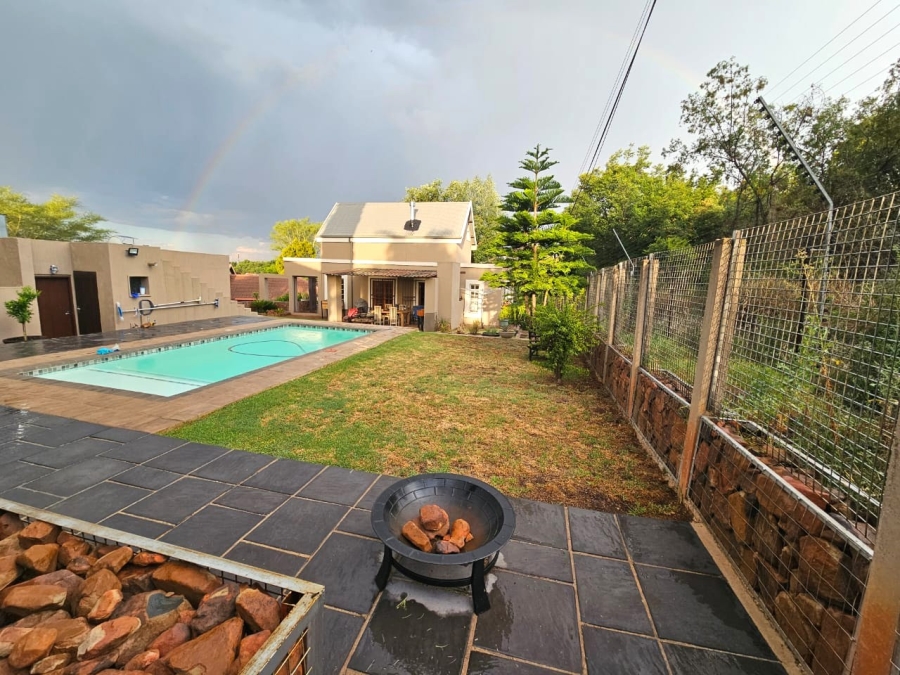 1 Bedroom Property for Sale in Garsfontein Gauteng