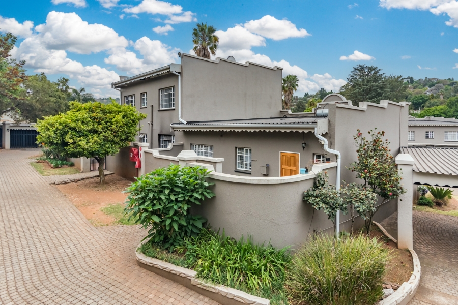 2 Bedroom Property for Sale in Helderkruin Gauteng