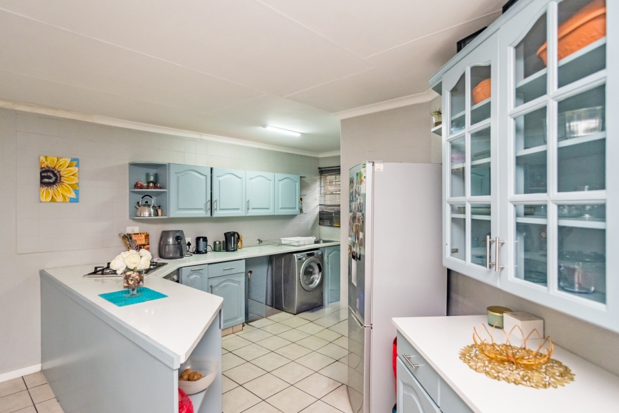 2 Bedroom Property for Sale in Helderkruin Gauteng