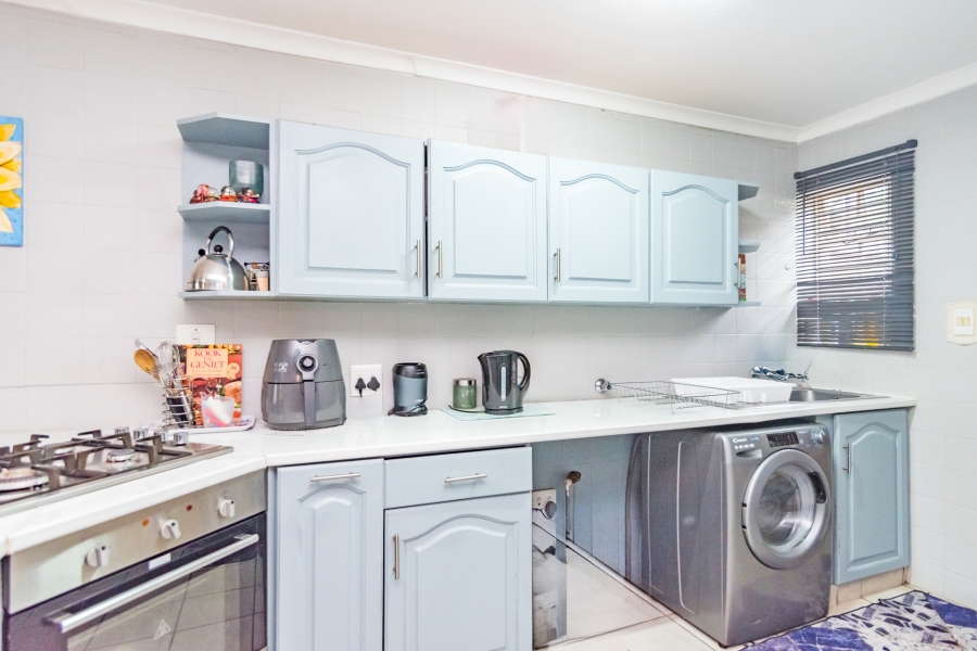 2 Bedroom Property for Sale in Helderkruin Gauteng