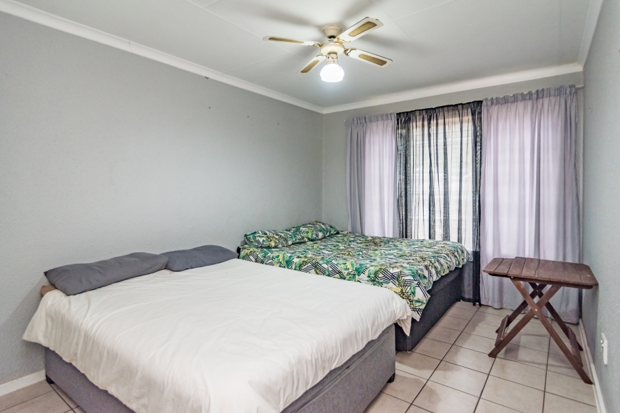 2 Bedroom Property for Sale in Helderkruin Gauteng