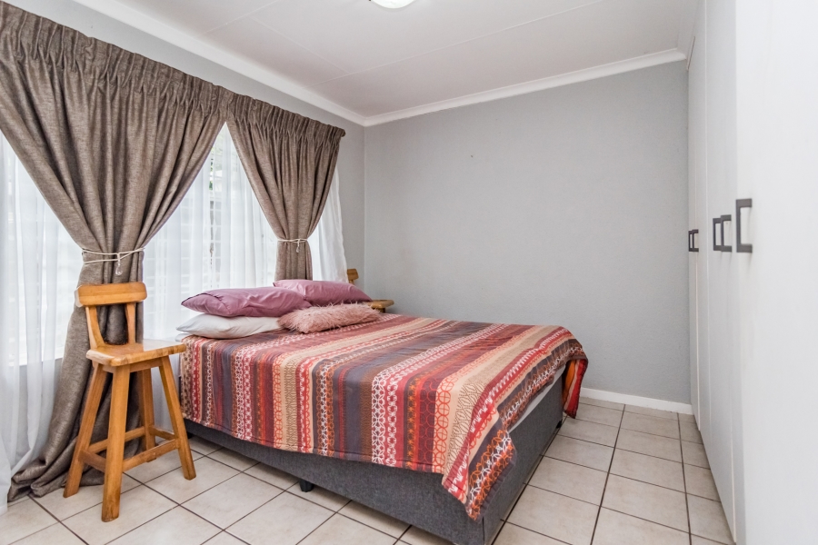 2 Bedroom Property for Sale in Helderkruin Gauteng