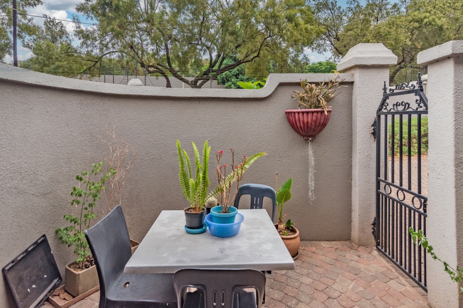 2 Bedroom Property for Sale in Helderkruin Gauteng