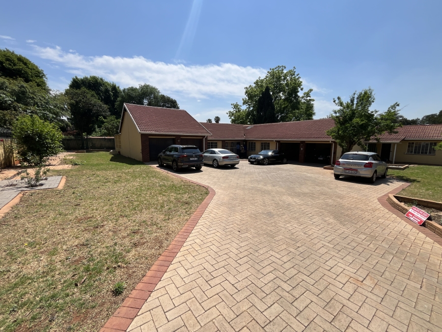 4 Bedroom Property for Sale in Bedford Gardens Gauteng