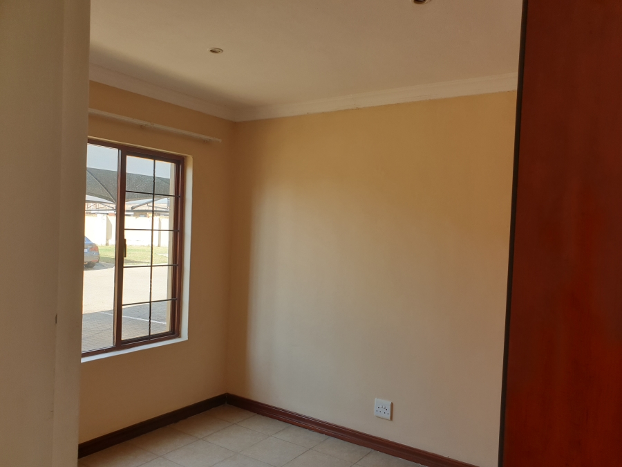 2 Bedroom Property for Sale in Montana Tuine Gauteng
