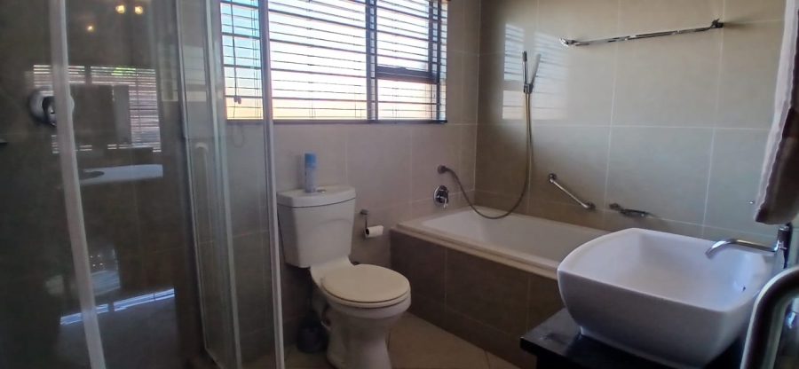 3 Bedroom Property for Sale in New Redruth Gauteng