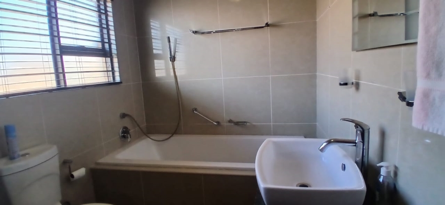 3 Bedroom Property for Sale in New Redruth Gauteng