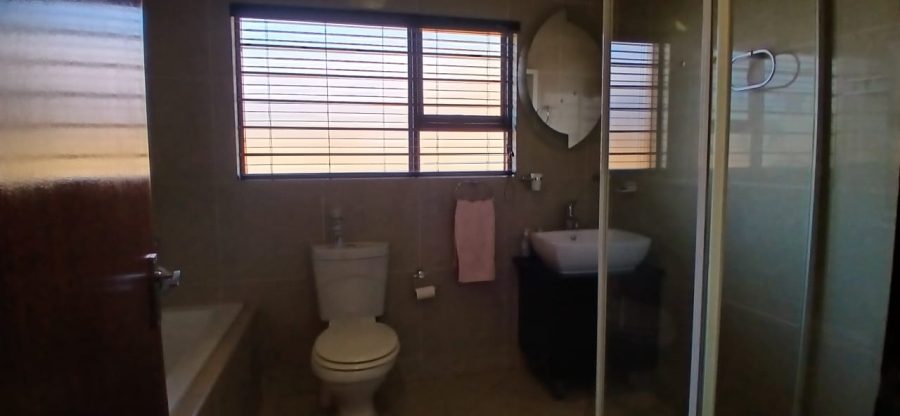 3 Bedroom Property for Sale in New Redruth Gauteng