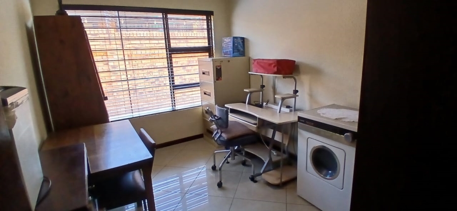 3 Bedroom Property for Sale in New Redruth Gauteng