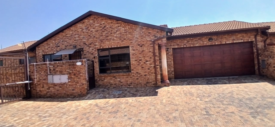 3 Bedroom Property for Sale in New Redruth Gauteng