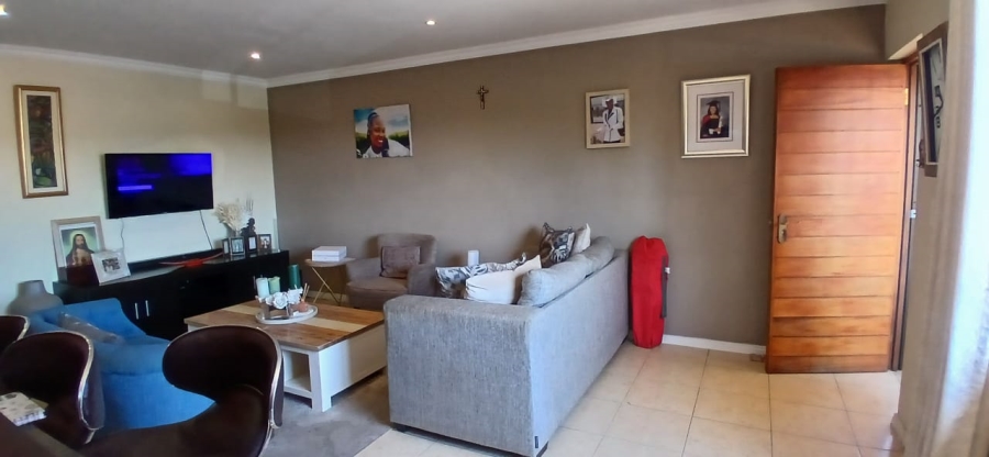 2 Bedroom Property for Sale in New Redruth Gauteng