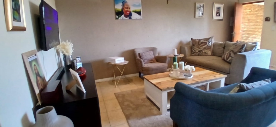 2 Bedroom Property for Sale in New Redruth Gauteng
