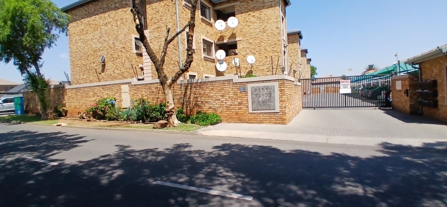 2 Bedroom Property for Sale in New Redruth Gauteng