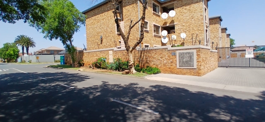 2 Bedroom Property for Sale in New Redruth Gauteng