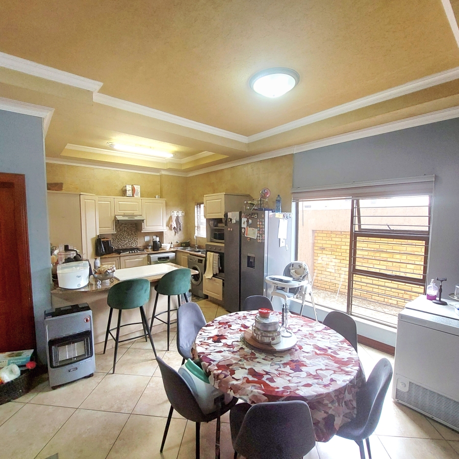 2 Bedroom Property for Sale in Ravenswood Gauteng