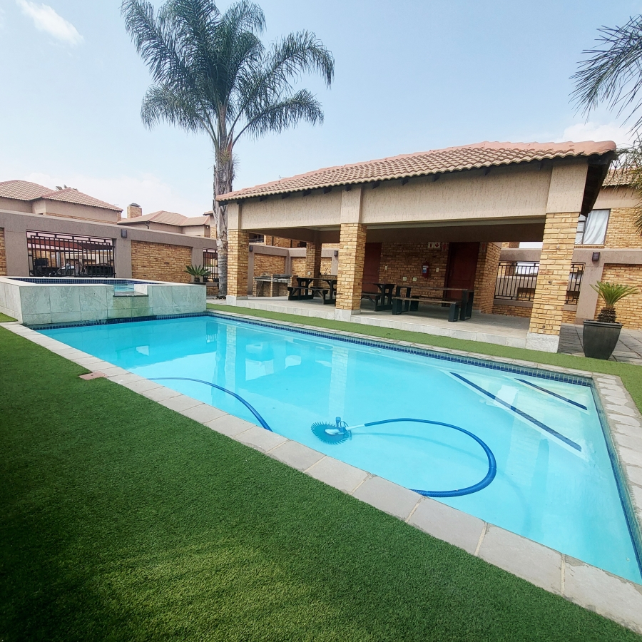 2 Bedroom Property for Sale in Ravenswood Gauteng