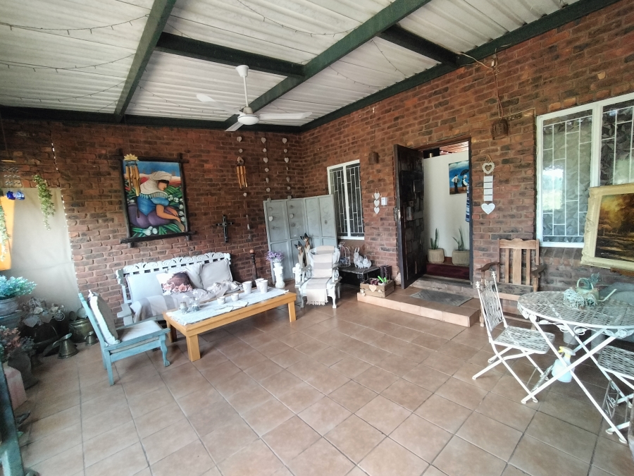 7 Bedroom Property for Sale in Haakdoornboom Gauteng