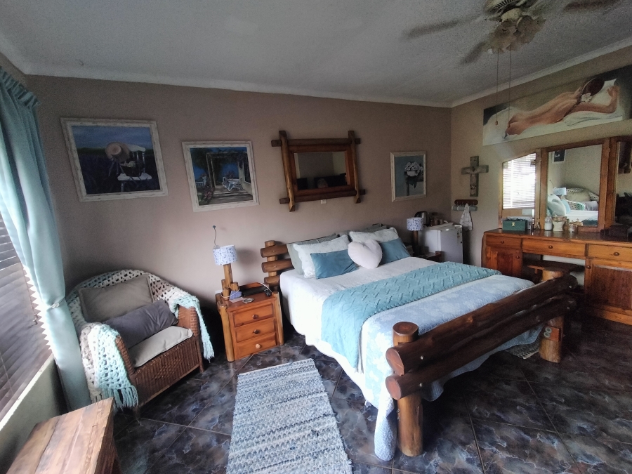 7 Bedroom Property for Sale in Haakdoornboom Gauteng