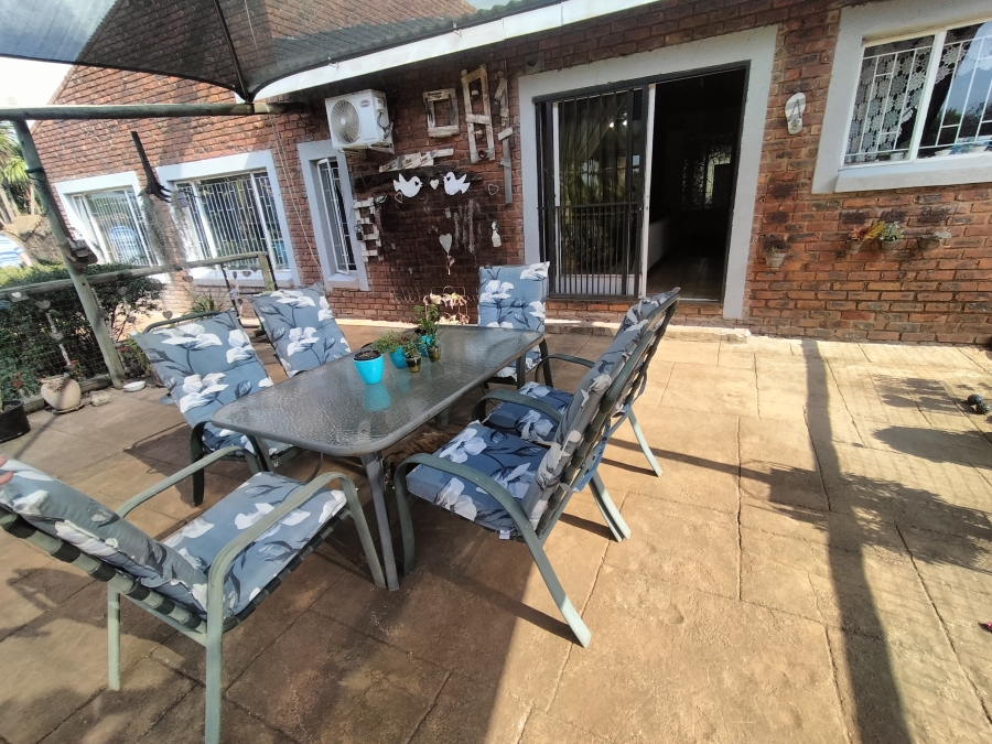 7 Bedroom Property for Sale in Haakdoornboom Gauteng