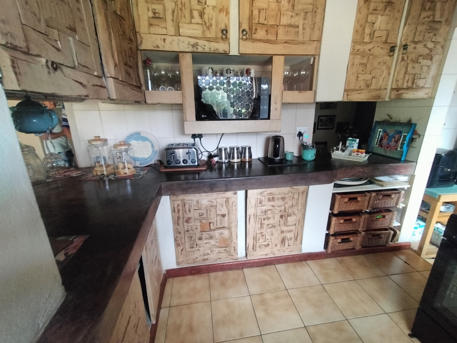 7 Bedroom Property for Sale in Haakdoornboom Gauteng