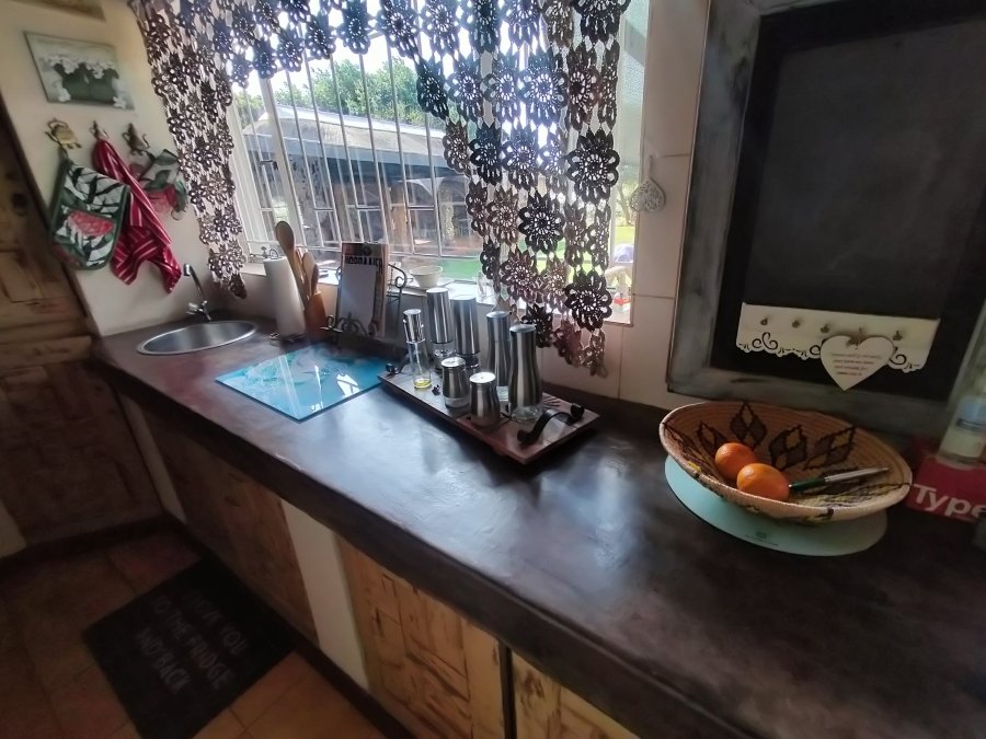 7 Bedroom Property for Sale in Haakdoornboom Gauteng