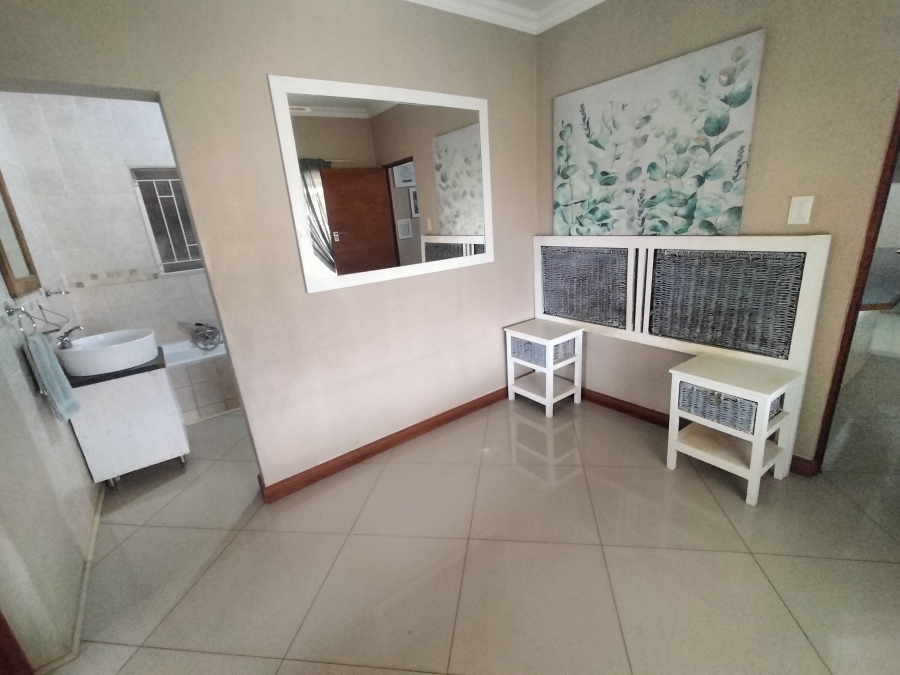 7 Bedroom Property for Sale in Haakdoornboom Gauteng